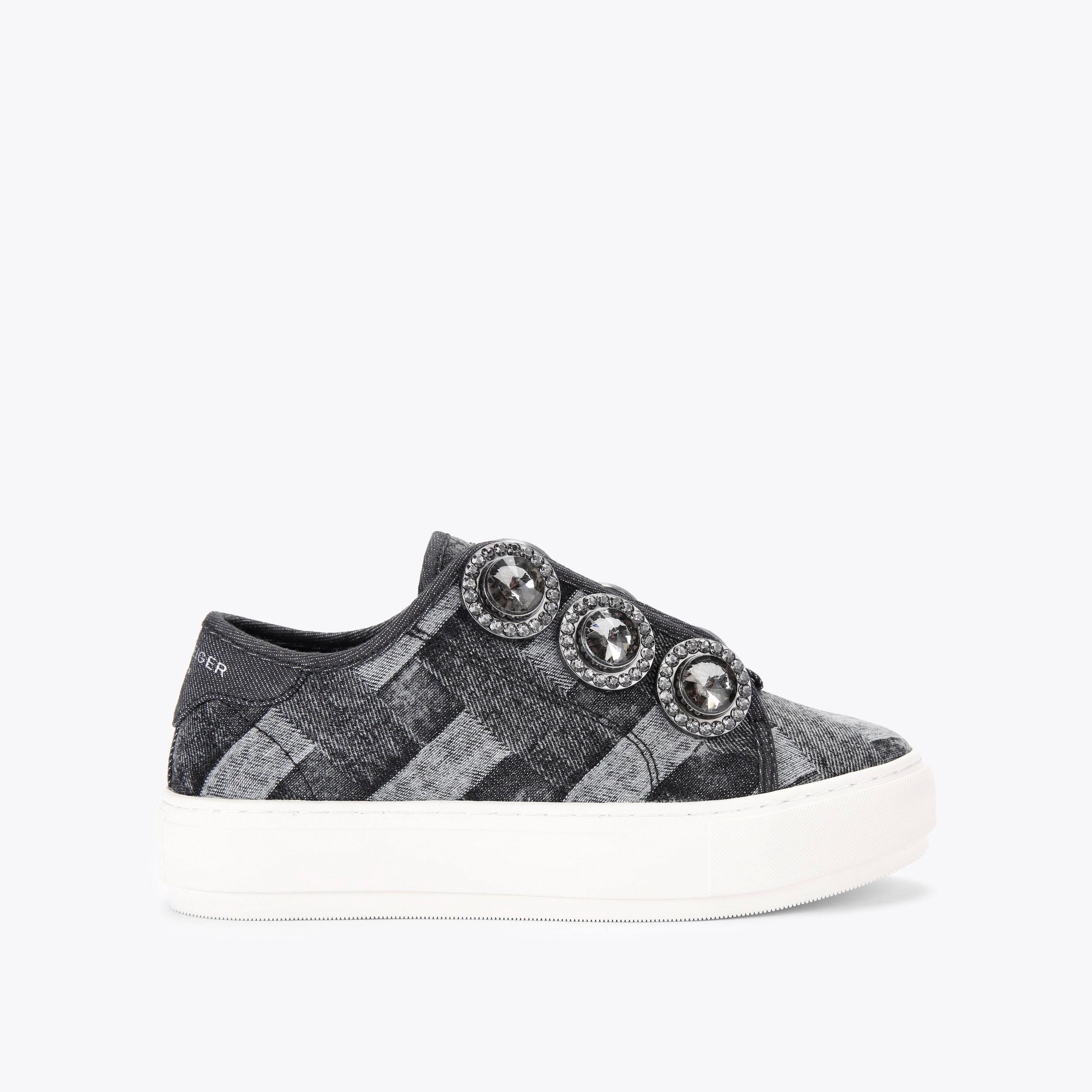 シュ　ライページ LANEY EYE White Evil Eye Motif Leather Sneakers by KURT
